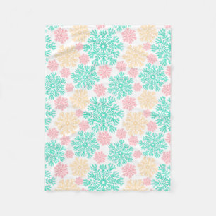 Dozy Winter Wonderland Snowflakes Pattern Fleece Blanket