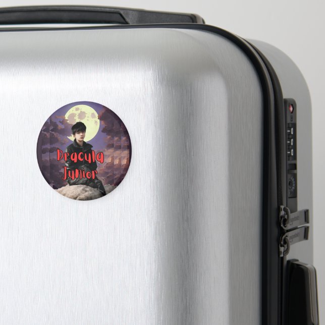 Dracula Junior Magnet (In Situ (Luggage))