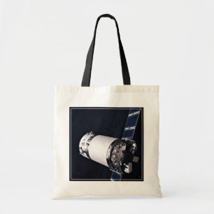 Dragon Xl Spacecraft Approaching A Lunar Gateway. Tote Bag