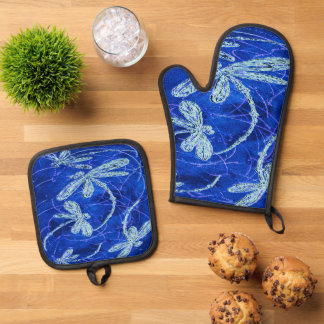 Dragonfly Indigo Dance Oven Mitt & Pot Holder Set