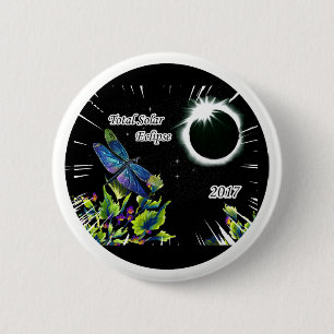 Dragonfly Observing the Total Solar Eclipse 2017 6 Cm Round Badge