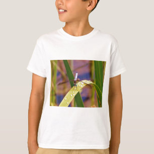 Dragonfly on raindrop leaf T-Shirt