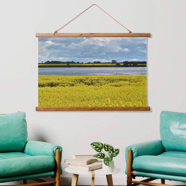 Dramatic Streatham Beauty Hanging Tapestry (Living Room)