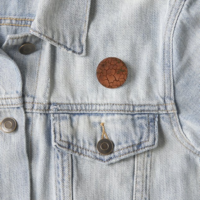 dry, cracked ground 3 cm round badge (In Situ)
