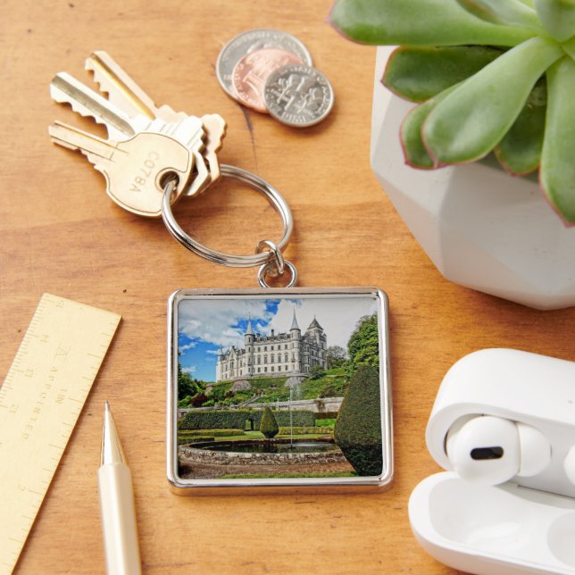 Dunrobin castle architecture photo key ring (Desk)
