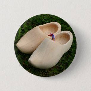 Dutch wooden clogs 6 cm round badge