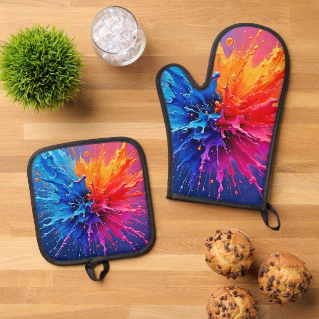 Dynamic Paint Splash Abstract Oven Mitt & Pot Holder Set (Top Down)