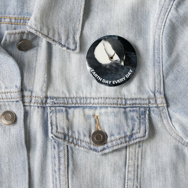 Earth Day Every Day Horned Puffin Photo 6 Cm Round Badge (In Situ)