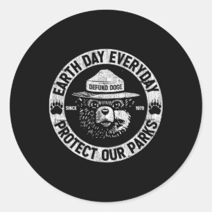 Earth Day Everyday Protect Our Parks Bear Green Vi Classic Round Sticker