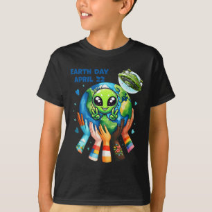 Earth Day Kids Women And Men Happy Alien Cute Eart T-Shirt
