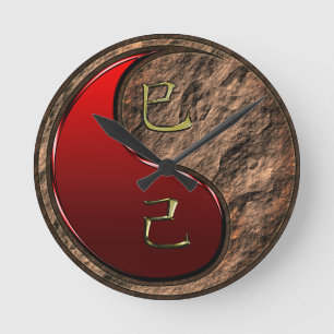 Earth Snake Round Clock