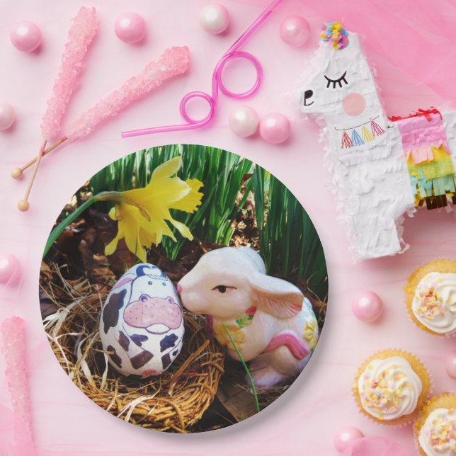 Easter Bunny kissing Cow Egg Paper Plate (Party)