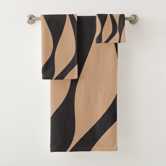 Ebb and Flow 4 in Tan and Black Bath Towel Set (Insitu)