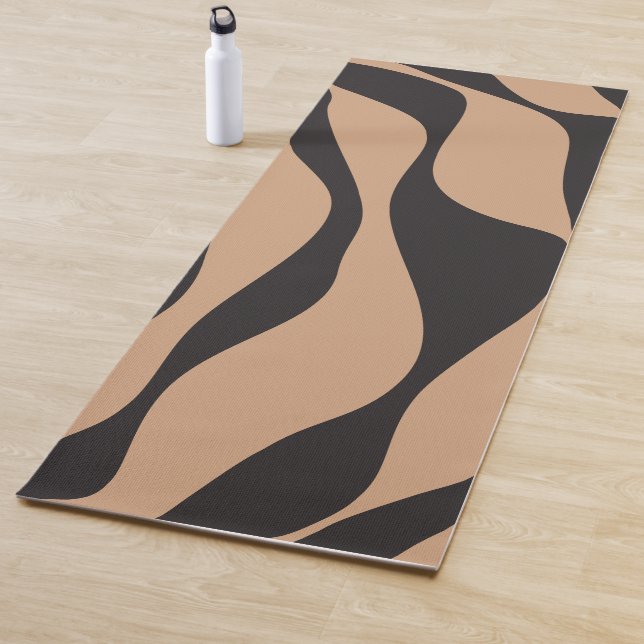 Ebb and Flow 4 in Tan and Black Yoga Mat (In Situ)