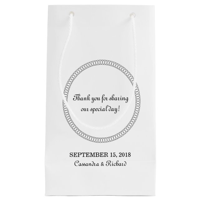 Ebony Encircled Round Wedding Gift Bag (Front)