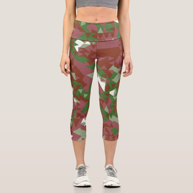 Eclectic Mod Retro Geometric Christmas Pattern Capri Leggings (Front)