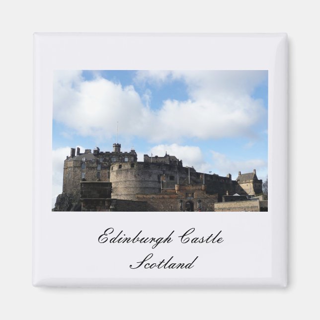 Edinburgh Castle in Scotland Magnet (Front)