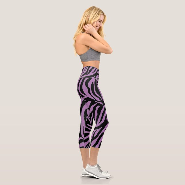 Edit the Background Colour zebra Capri Leggings (Right)