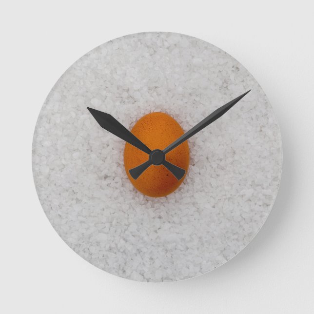 Egg with salt round clock (Front)