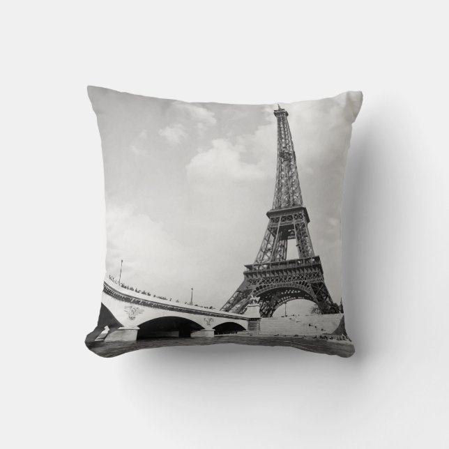 Eiffel tower cushion (Front)