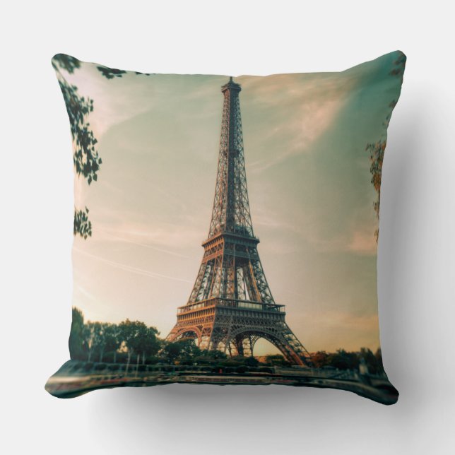 Eiffel tower throw pillow (Front)