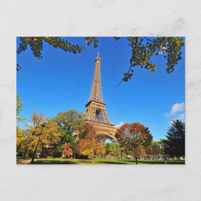 Eiffel Tower with autumn trees and leaves Postcard (Front)