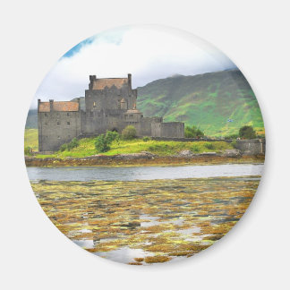 Eilean Donan Castle colour Magnet