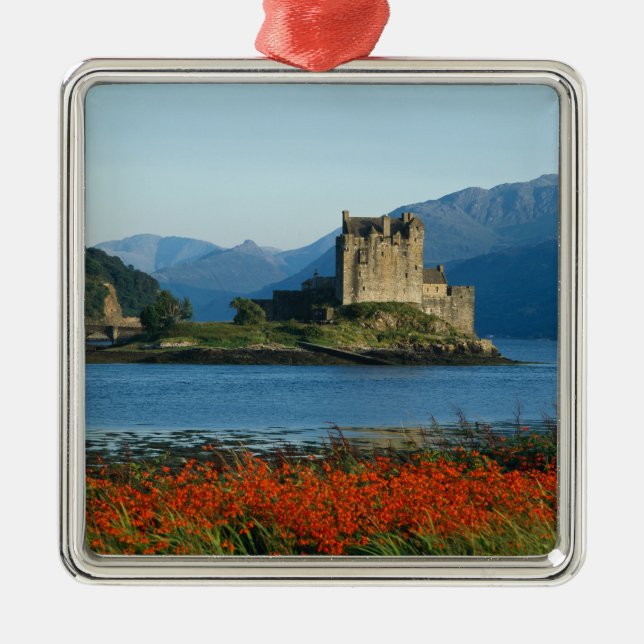 Eilean Donan Castle, Highlands, Scotland 3 Metal Tree Decoration (Front)