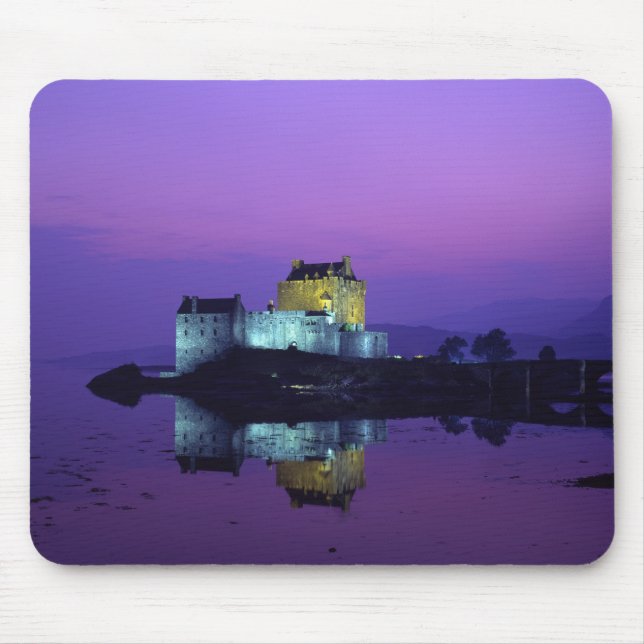 Eilean Donan Castle, Highlands, Scotland Mouse Mat (Front)
