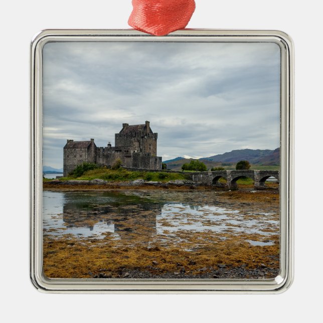 Eilean Donan Castle, Loch Duich - Scotland, UK Metal Tree Decoration (Front)