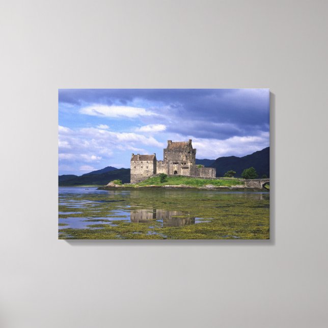 Eilean Donan Castle Scotland Canvas Print (Front)