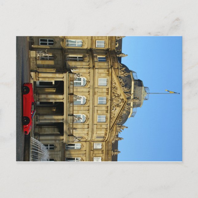 Ein roter Luxus Sportwagen in Maranello Postcard (Front)