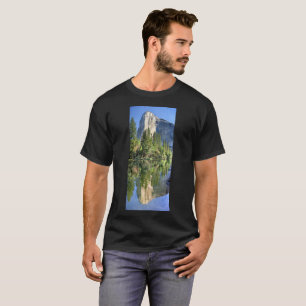 El capitan Over the Merced River - Yosemite Valley T-Shirt