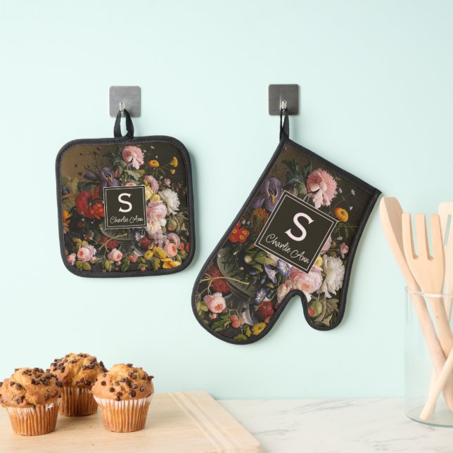 Elegant Baroque Flowers Still Life Art Painting Oven Mitt & Pot Holder Set (Insitu(Hanging))