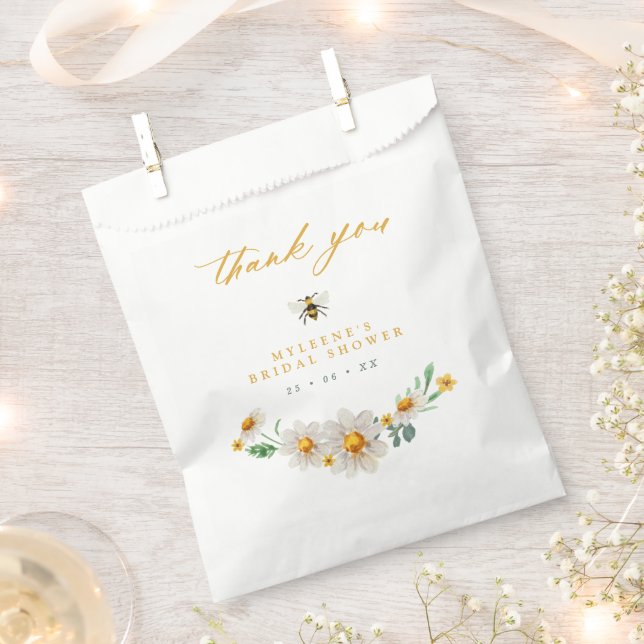 Elegant Bee and Daisies Bridal Shower Favour Favour Bags (Clipped)