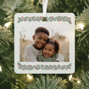 Elegant Berry Christmas Garland Frame Photo Metal Tree Decoration