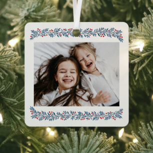 Elegant Berry Christmas Garland Frame Photo Metal Tree Decoration