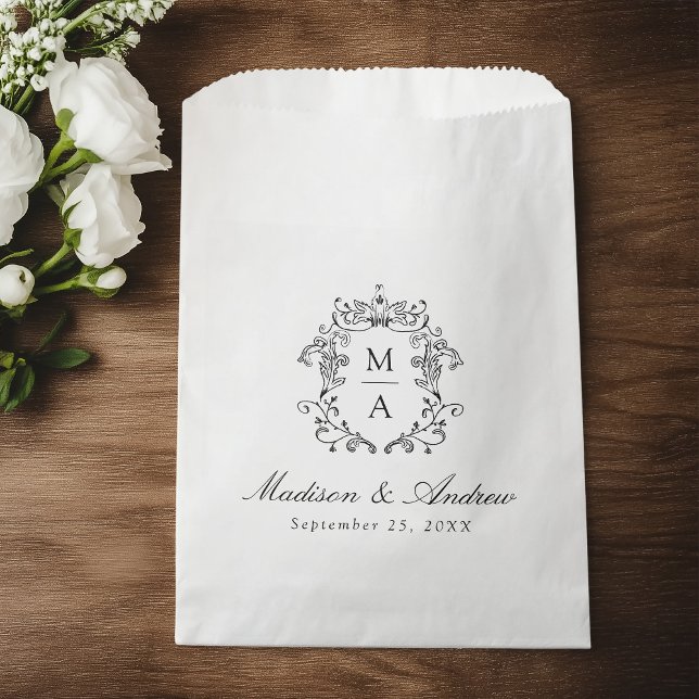 Elegant Black Chinoiserie Crest Monogram Wedding Favour Bags (Creator Uploaded)