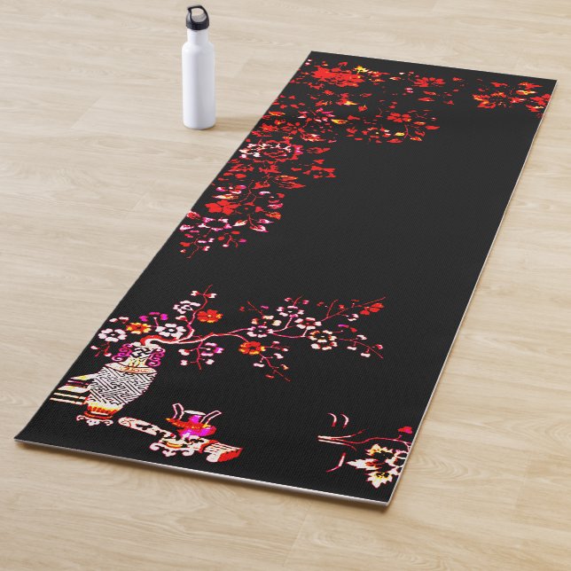 Elegant Black Floral Pattern Yoga Mat (In Situ)