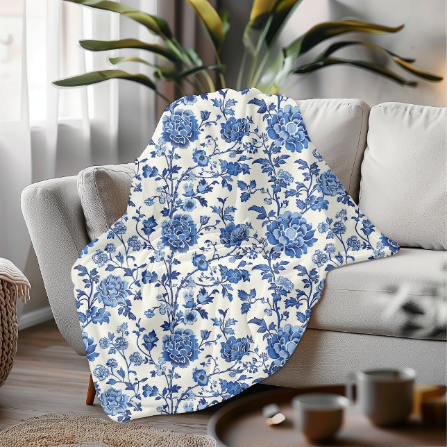 Elegant Blue and White Floral Chinoiserie  Fleece Blanket (Creator Uploaded)