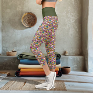Elegant Caracal Wild Cat Lilies Floral Green Capri Leggings