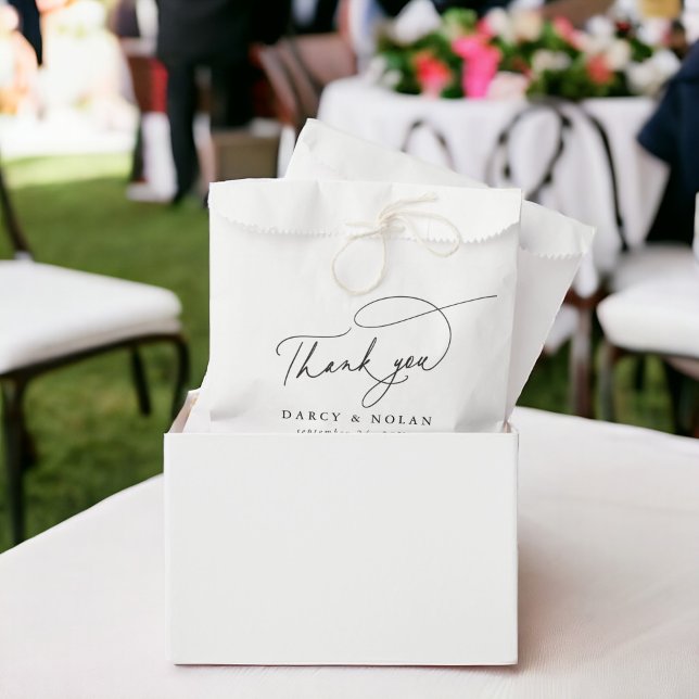 Elegant Charm Black and White Wedding Favour Bags (Elegant Charm Black and White Wedding Favor Bags)