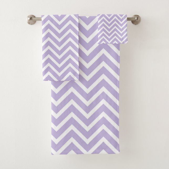 Elegant Chevron Pattern on Gray and White Bath Towel Set (Insitu)
