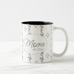 Elegant Custom "Mom, est. 20xx" Simple Floral Mug 