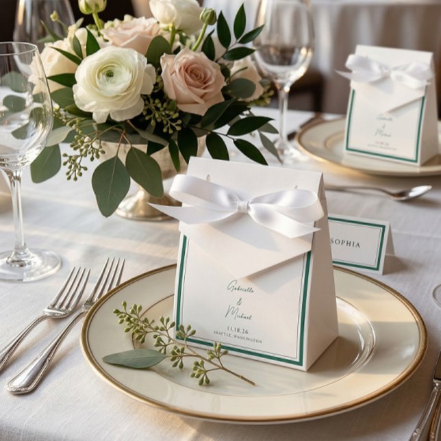 Elegant Emerald Green Wedding Favour Box (Creator Uploaded)