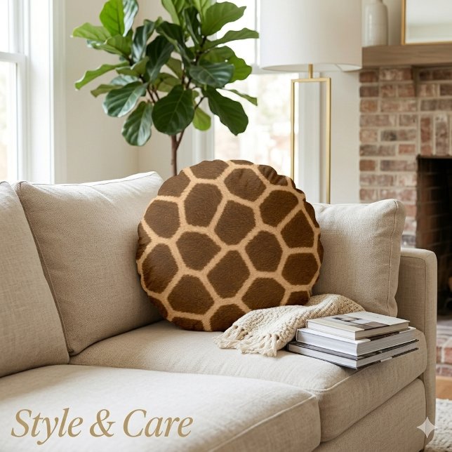 Elegant Giraffe Pattern Premium Quality Round Cushion (Elegant Giraffe Pattern Premium Quality Round Pillow)
