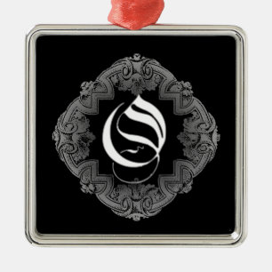 Elegant Goth Initial O Metal Tree Decoration