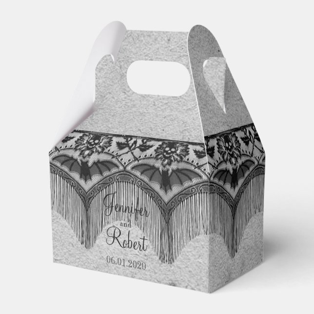 Elegant Gothic Lace Posh Wedding Favour Box (Front Side)