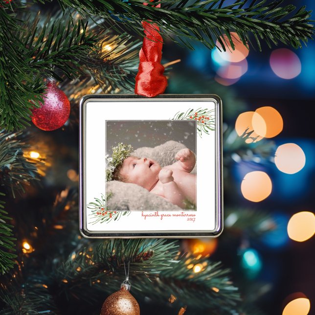 Elegant Greenery Berries Christmas Photo Frame Metal Tree Decoration (Elegant Greenery Berries Christmas Photo Frame Metal Ornament)
