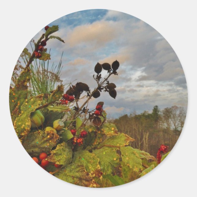 Elegant Holly Christmas, Classic Round Sticker (Front)